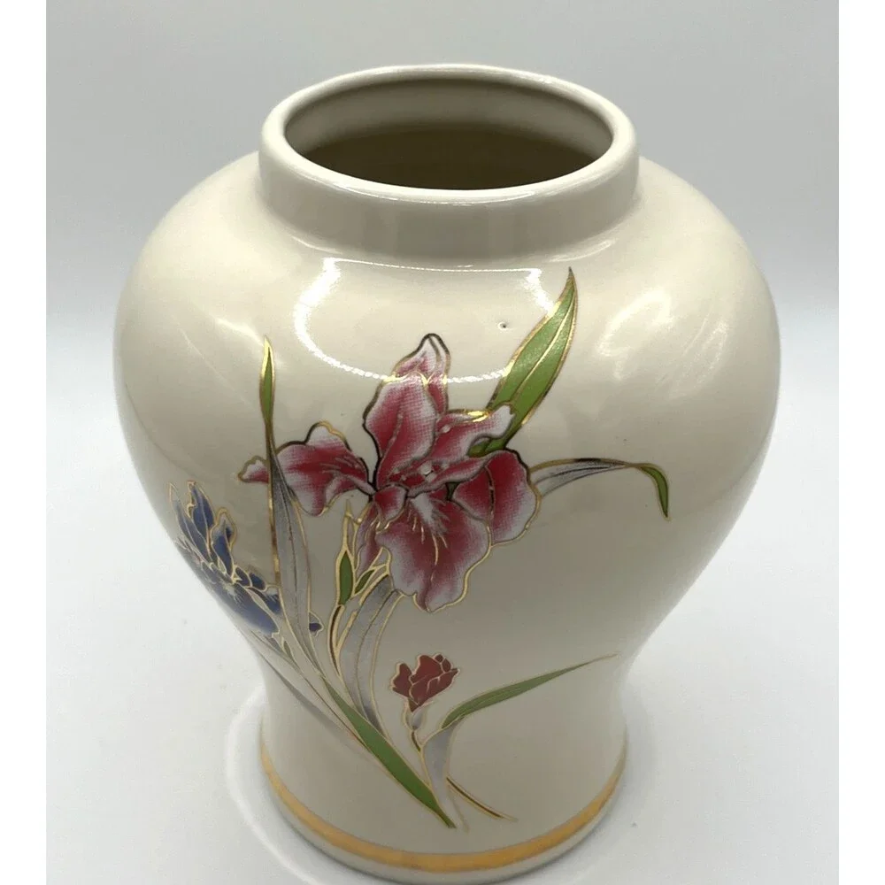 Vtg Chinoiserie Fine China Made in Japan Pink Blue Floral Iris Lidded Ginger Jar
